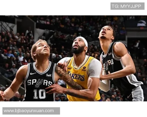 湖人队与马刺队历史交锋比分回顾及精彩瞬间分析